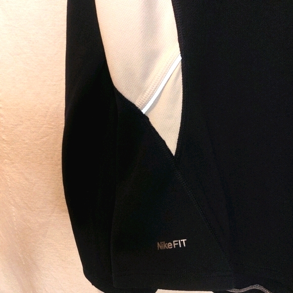 NIKE ♡ Ladies Long Sleeve Athletic Top - Picture 9 of 9